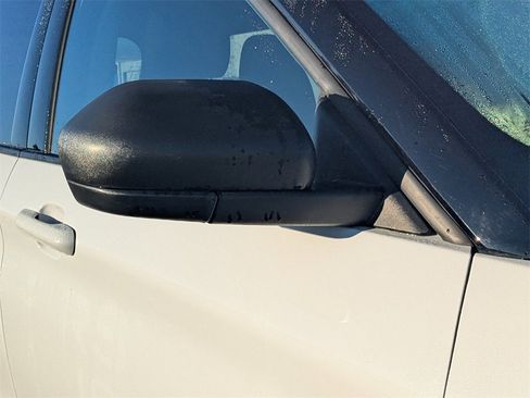 Used 2022 Ford Explorer XLT image 9