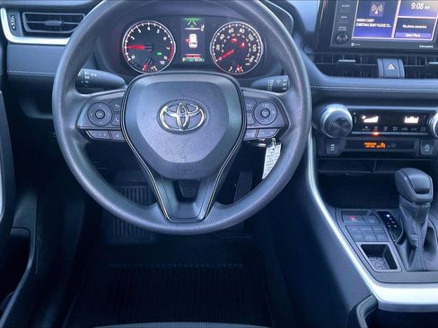Used 2022 Toyota RAV4 LE image 8