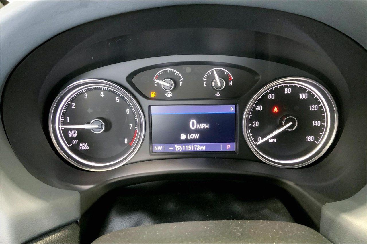 Used 2022 Buick Enclave Essence w/ Sport Touring Edition FWD image 18