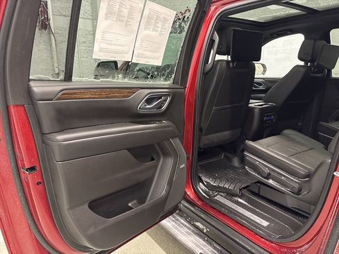 Used 2021 Chevrolet Suburban High Country image 29