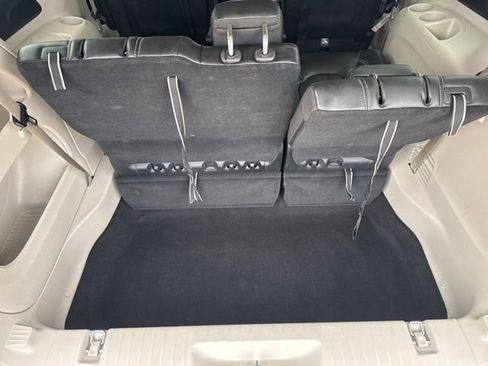 Used 2024 Chrysler Pacifica Touring-L image 33