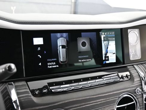 New 2026 Rolls-Royce Cullinan AWD/4WD image 20