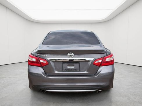Used 2016 Nissan Altima 2.5 SR FWD image 6
