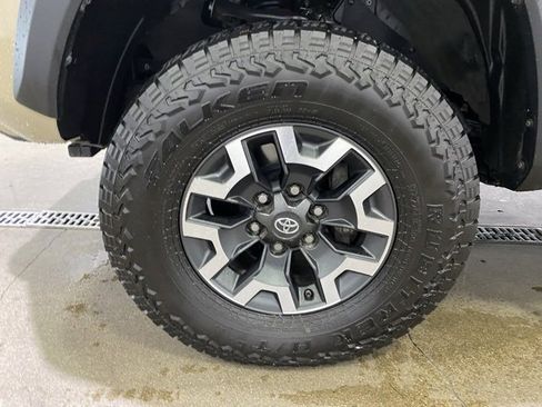 Certified 2020 Toyota Tacoma TRD Off-Road image 24