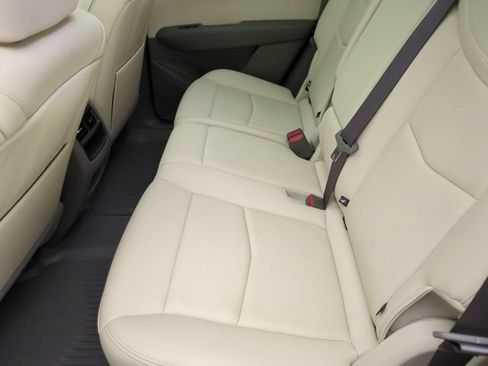 Certified 2024 Cadillac XT5 Premium Luxury w/ LPO, Floor Liner Package AWD/4WD image 22