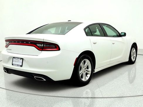 Used 2017 Dodge Charger SE w/ Popular Equipment Group RWD image 5