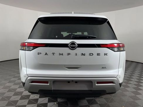 New 2025 Nissan Pathfinder SL image 8