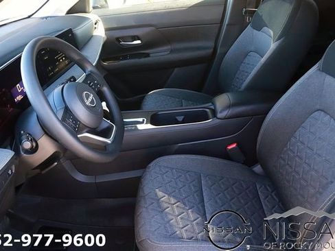 Used 2025 Nissan Kicks SV w/ Charging Package image 13