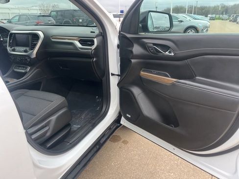 Used 2023 GMC Acadia SLE w/ Driver Convenience Package image 57