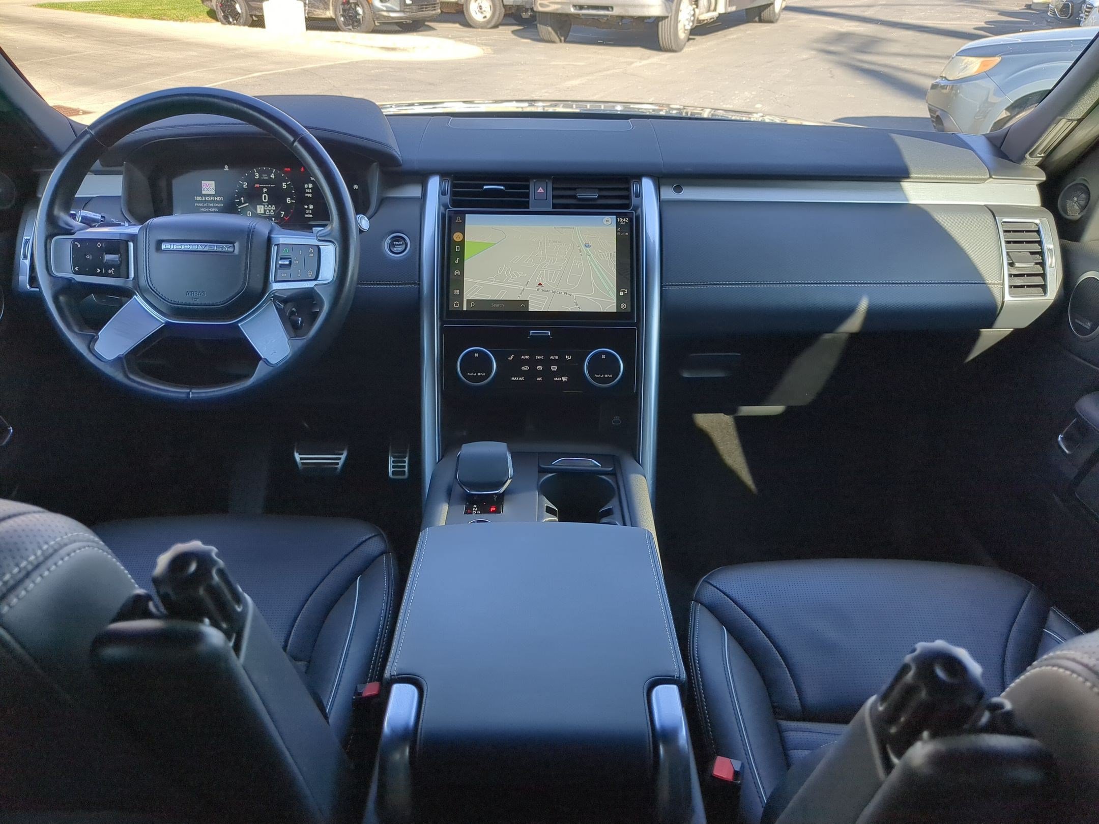 Used 2022 Land Rover Discovery HSE R-Dynamic AWD/4WD image 27