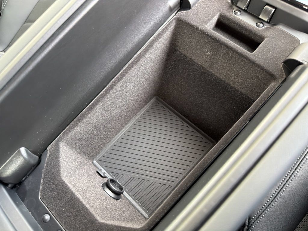 New 2027 BMW 550e xDrive AWD/4WD image 26