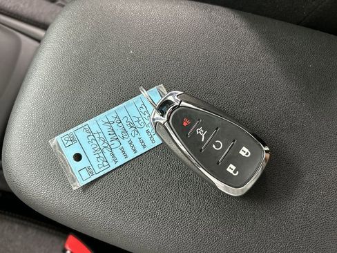 Used 2024 Chevrolet Equinox LT AWD/4WD image 12