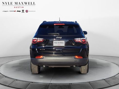 New 2026 Jeep Compass Latitude image 15