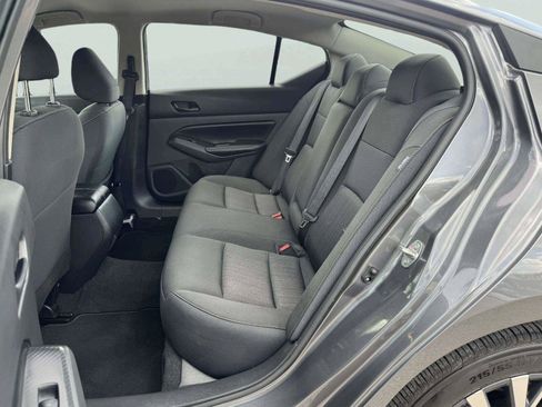 Used 2024 Nissan Altima 2.5 SV FWD image 27