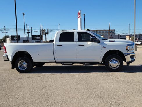 Used 2024 RAM 3500 Tradesman w/ Chrome Appearance Group image 5