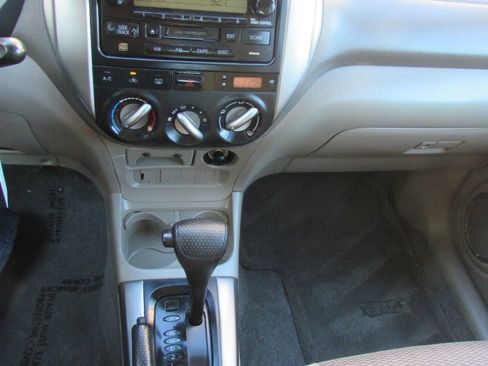 Used 2005 Toyota RAV4 2WD image 11