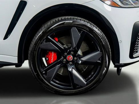 Used 2022 Jaguar F-PACE SVR image 7