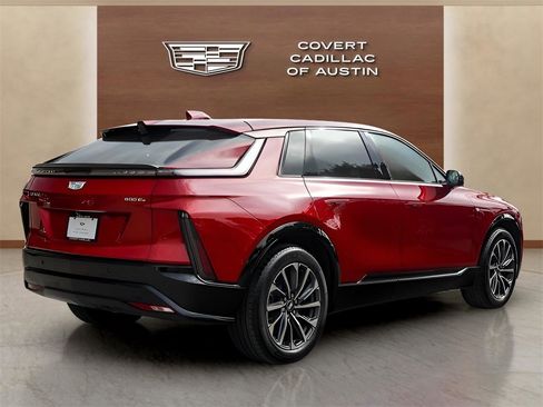 Used 2024 Cadillac Lyriq Sport image 4