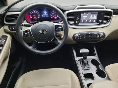 Used 2019 Kia Sorento FWD image 22