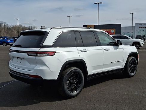 New 2026 Jeep Grand Cherokee Altitude AWD/4WD image 10