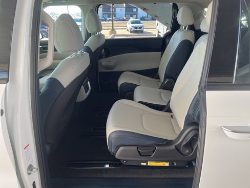 New 2026 Kia Carnival SX image 12