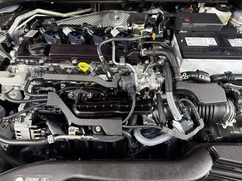 Certified 2025 Toyota Corolla Cross XLE FWD image 41