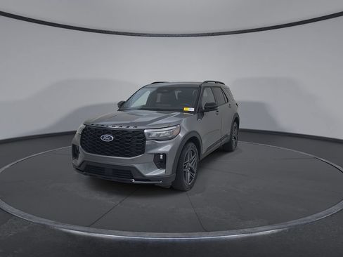 Used 2025 Ford Explorer ST-Line w/ ST-Line Street Pack AWD/4WD image 6