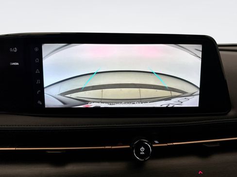 Used 2024 Nissan Ariya AWD image 16