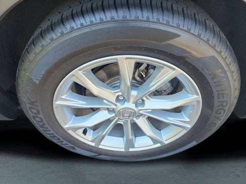 Certified 2025 Honda CR-V EX image 9