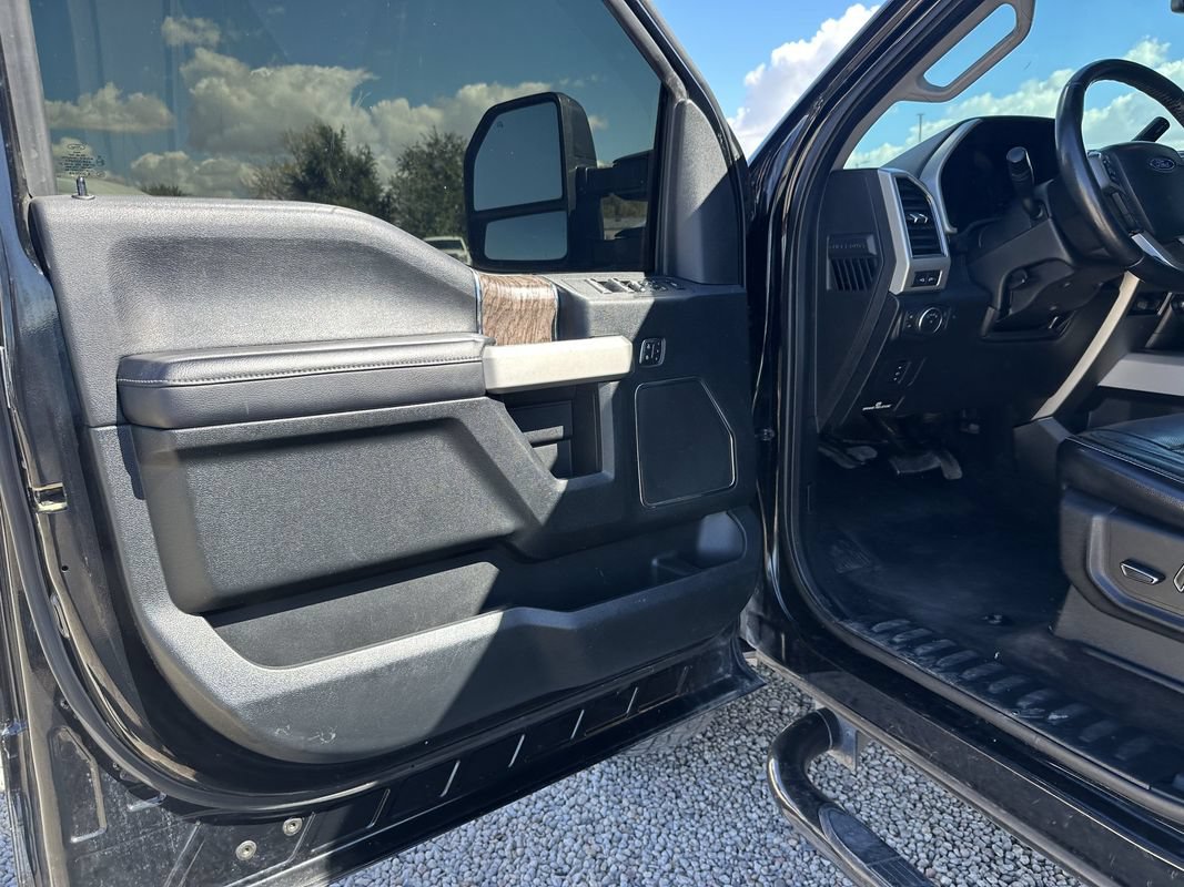 Used 2018 Ford F250 Lariat w/ Lariat Value Package AWD/4WD image 33