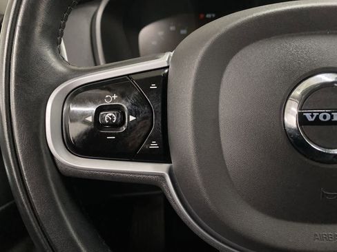 Used 2022 Volvo XC90 T5 Momentum image 22