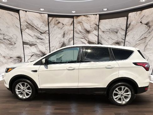 Used 2018 Ford Escape SE w/ Ford Safe & Smart Package FWD image 6