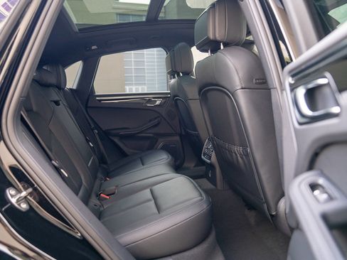 Certified 2025 Porsche Macan image 25