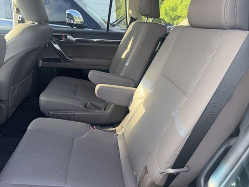 Used 2022 Lexus GX 460 Premium AWD/4WD image 3