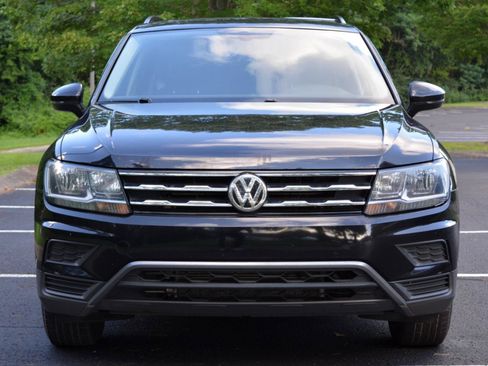 Used 2019 Volkswagen Tiguan SE w/ Panoramic Sunroof Package AWD/4WD image 2