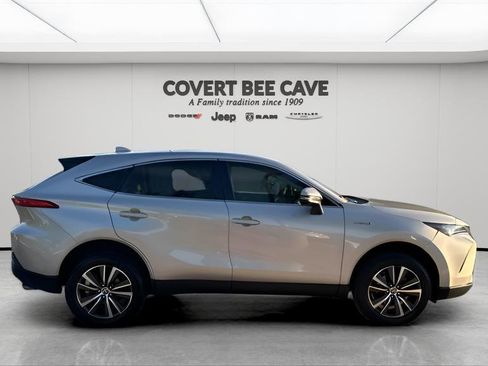 Used 2021 Toyota Venza Limited image 11