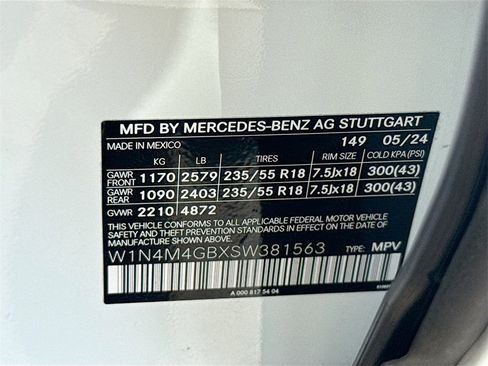 Used 2025 Mercedes-Benz GLB 250 image 37