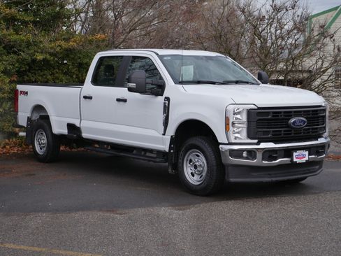 Certified 2024 Ford F250 XL w/ XL Chrome Package image 30