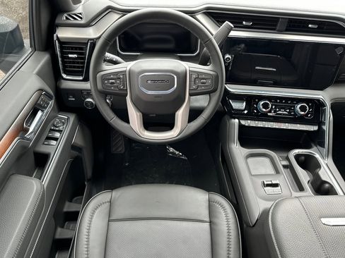 New 2026 GMC Sierra 2500 Denali w/ Denali Reserve Package image 15