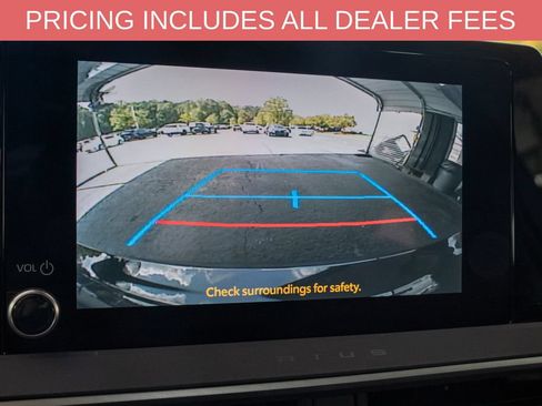 Used 2024 Toyota Prius LE FWD image 13