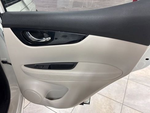 Used 2019 Nissan Rogue Sport SL w/ Premium Package image 16