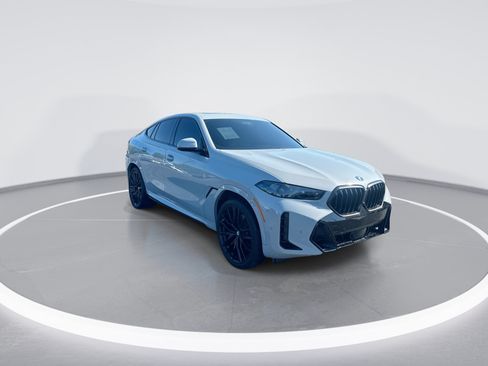 Used 2026 BMW X6 xDrive40i AWD/4WD image 2