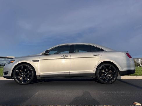 Used 2019 Ford Taurus SHO AWD/4WD image 5