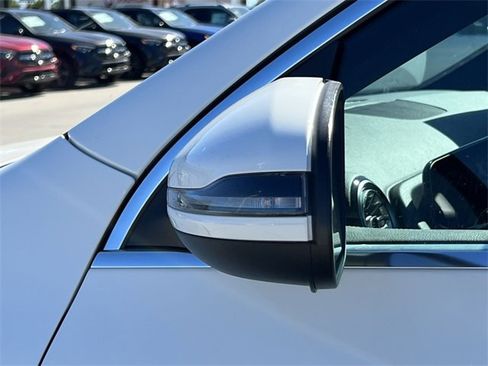 Certified 2025 Mercedes-Benz GLA 250 4MATIC image 36