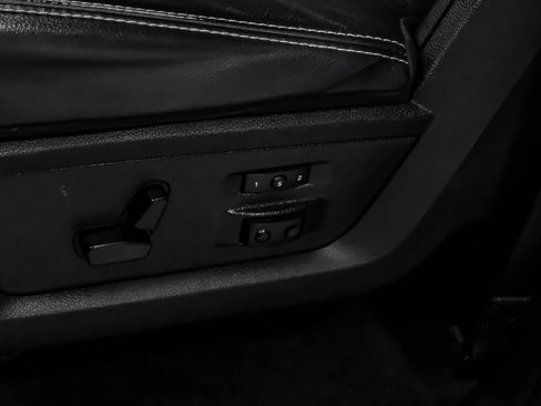 Used 2016 RAM 1500 Laramie w/ Convenience Group AWD/4WD image 44