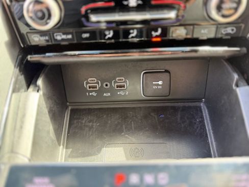 Used 2023 Jeep Grand Cherokee Overland w/ Luxury Tech Group IV image 29