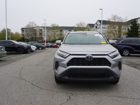 Used 2024 Toyota RAV4 XLE image 2