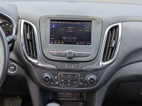 Used 2024 Chevrolet Equinox LT FWD image 19