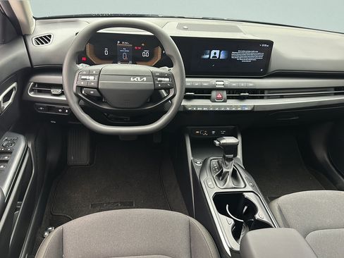 Used 2026 Kia K4 FWD image 11