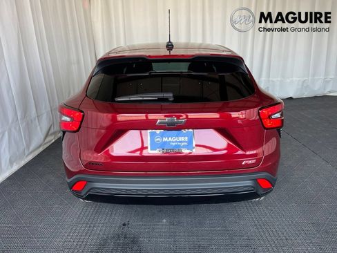Used 2024 Chevrolet Trax RS FWD image 27